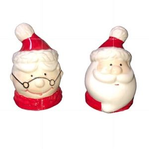 10 strawberry street Santa and Mrs Claus salt & pepper shaker set